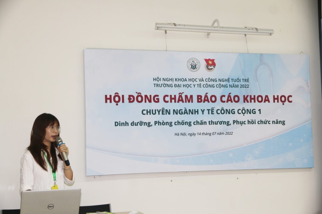 Sinh viên cử nhân dinh dưỡng khoá 2 tham gia hội nghị khoa học và công nghệ tuổi trẻ trường đại học y tế công cộng